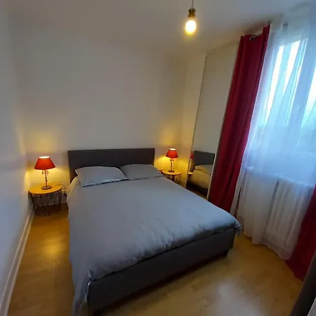 T5 Pouvant Accueillir 8 Personnes *