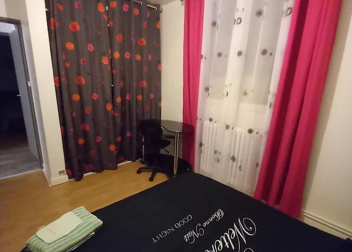 T5 Pouvant Accueillir 8 Personnes דירה *