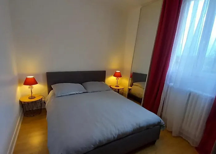 T5 Pouvant Accueillir 8 Personnes *