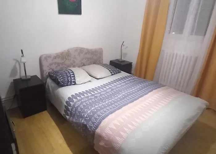 T5 Pouvant Accueillir 8 Personnes * קולומייר